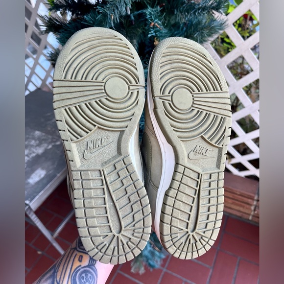 Nike Dunk Low Premium MF Suede Olive/Sail/Neutral Olive Women’s 6.5 - Picture 11 of 15